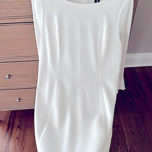 White Mini Dress with bell sleeves - like new! size 4 - Picture 8 of 9
